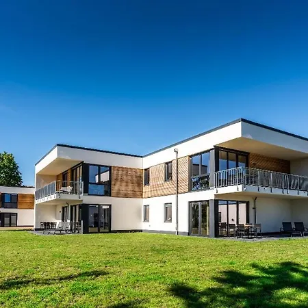 Apartment Hangar 19 Superior Mit Balkon Und Seeblick H7w3