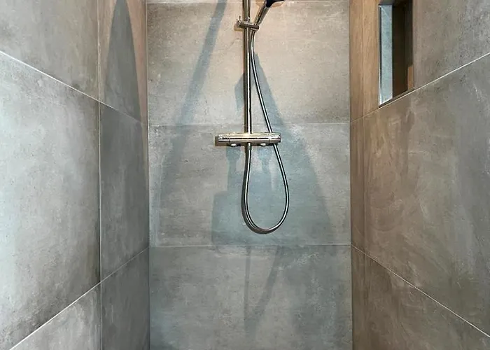 Hangar 19 Superior Mit Balkon Und Seeblick H7w3 Lägenhet